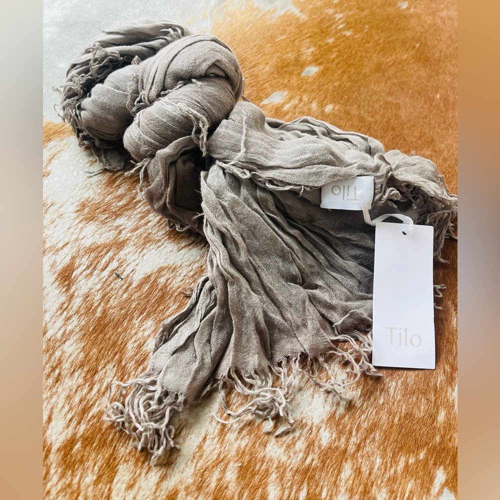 TILO Scarves NEW knitted crinkle scarf - AMAZING GIFT 🎁 ❤️ Latte Color
